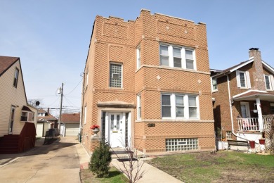 Beach Home Sale Pending in Whiting, Indiana
