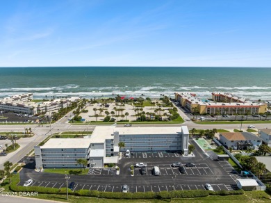 Beach Condo For Sale in New Smyrna Beach, Florida