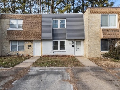 Beach Townhome/Townhouse For Sale in Virginia Beach, Virginia