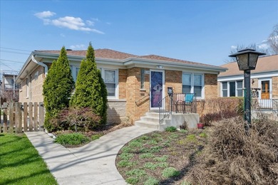 Beach Home Active Under Contract in Skokie, Illinois