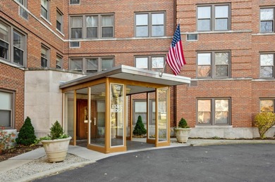 Beach Home For Sale in Evanston, Illinois