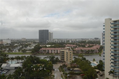 Beach Condo For Sale in Hollywood, Florida