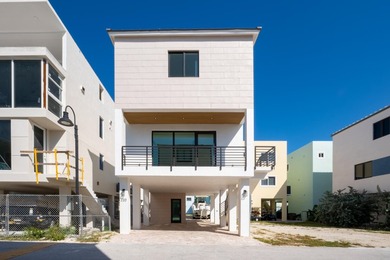 Beach Home For Sale in Key Largo, Florida