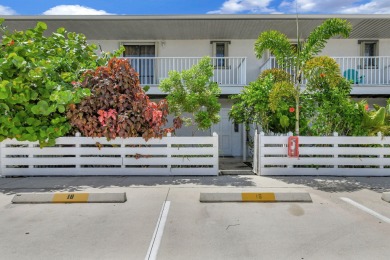 Beach Townhome/Townhouse For Sale in Lantana, Florida