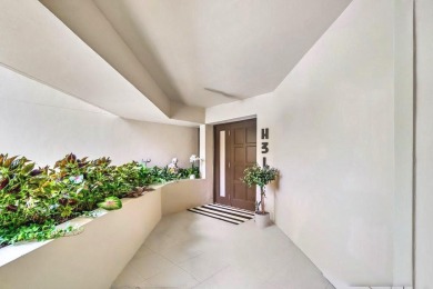 Beach Condo For Sale in North Palm Beach, Florida