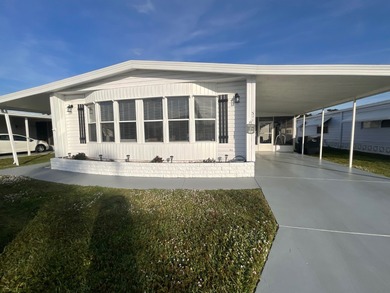 Beach Home For Sale in Bradenton, Florida