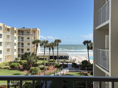 Beach Condo For Sale in New Smyrna Beach, Florida