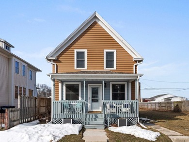 Beach Home For Sale in Sheboygan, Wisconsin