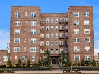 Beach Condo For Sale in Brooklyn, New York