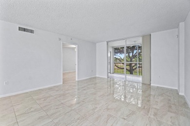 Beach Condo For Sale in Lake Worth, Florida