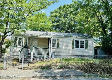 Beach Home Sale Pending in Keansburg, New Jersey