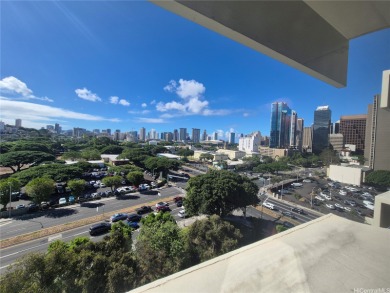 Beach Condo For Sale in Honolulu, Hawaii