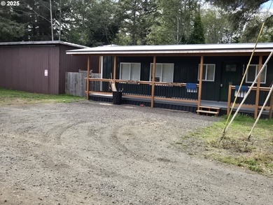 Beach Home For Sale in Coos Bay, Oregon