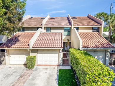 Beach Townhome/Townhouse For Sale in Lauderdale By The Sea, Florida