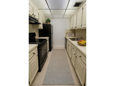 Beach Condo Sale Pending in Pembroke Pines, Florida