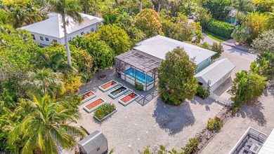Beach Home For Sale in Sugarloaf Key, Florida
