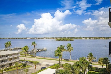 Beach Condo For Sale in West Palm Beach, Florida