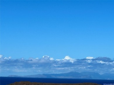 Beach Home For Sale in Maunaloa, Hawaii