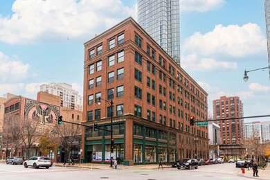 Beach Condo Sale Pending in Chicago, Illinois