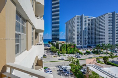 Beach Condo For Sale in Hallandale Beach, Florida