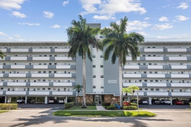 Beach Condo For Sale in Hallandale Beach, Florida