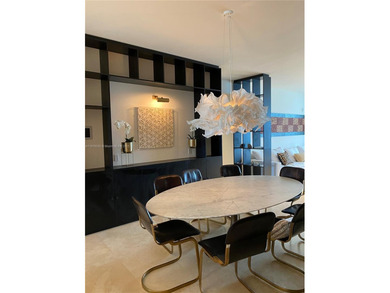 Beach Condo For Sale in Sunny Isles Beach, Florida