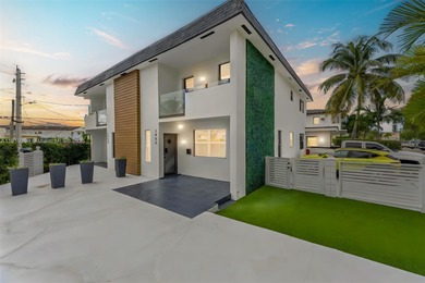 Beach Townhome/Townhouse Sale Pending in Miami Beach, Florida