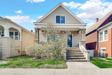 Beach Home Sale Pending in Whiting, Indiana