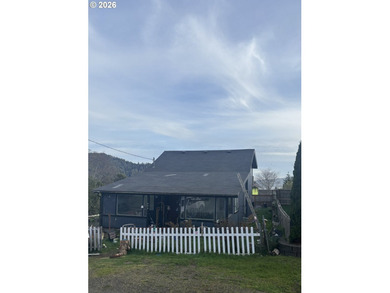 Beach Home For Sale in Garibaldi, Oregon