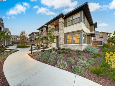 Beach Townhome/Townhouse For Sale in Fremont, California