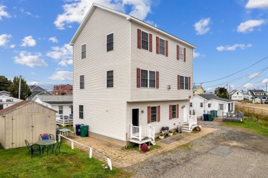 Beach Home For Sale in Hampton, New Hampshire