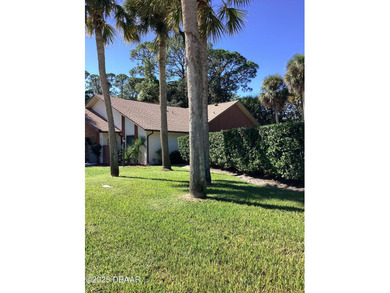 Beach Townhome/Townhouse Active Under Contract in Port Orange, Florida