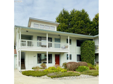 Beach Home For Sale in Brookings, Oregon