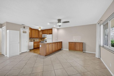 Beach Condo For Sale in West Palm Beach, Florida