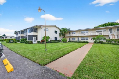 Beach Condo For Sale in West Palm Beach, Florida