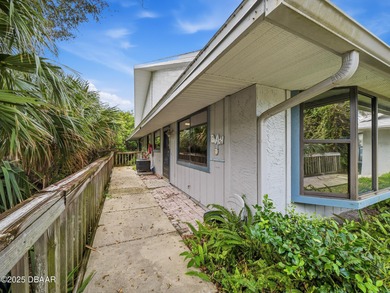 Beach Condo Active Under Contract in New Smyrna Beach, Florida