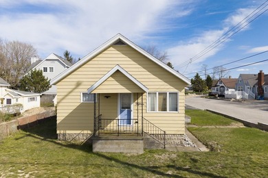 Beach Home For Sale in Manistee, Michigan