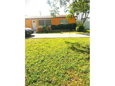 Beach Home Sale Pending in West Palm Beach, Florida