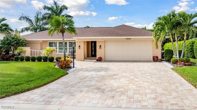 Beach Home For Sale in Fort Myers, Florida