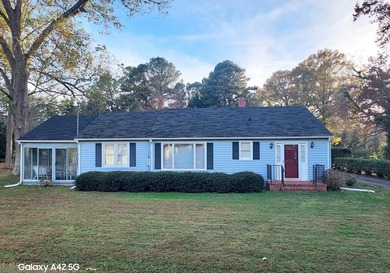 Beach Home For Sale in Irvington, Virginia