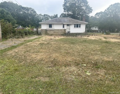 Beach Home For Sale in Shirley, New York