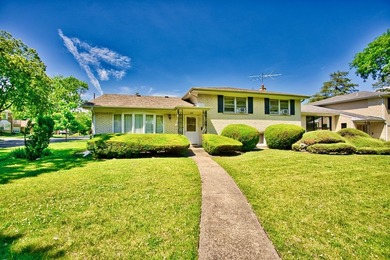 Beach Home For Sale in Skokie, Illinois
