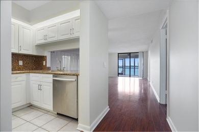 Beach Condo For Sale in Oakland Park, Florida
