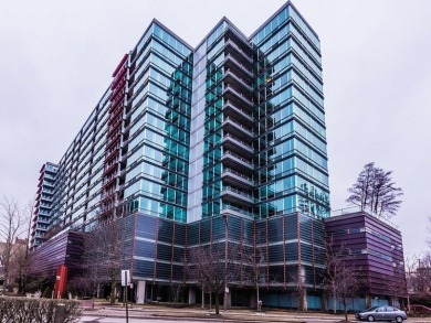 Beach Home For Sale in Evanston, Illinois