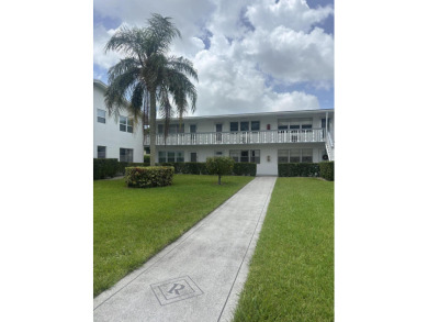 Beach Condo For Sale in West Palm Beach, Florida