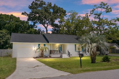 Beach Home For Sale in Mount Pleasant, South Carolina