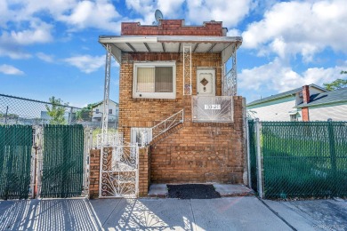 Beach Home Sale Pending in Howard Beach, New York