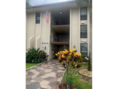Beach Condo For Sale in Tamarac, Florida