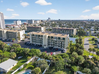 Beach Condo For Sale in Daytona Beach, Florida