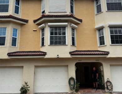 Beach Townhome/Townhouse For Sale in Hollywood, Florida